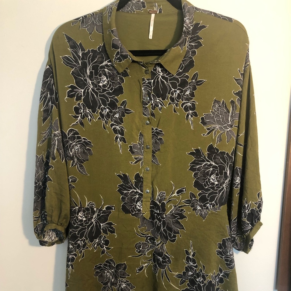 Green and floral tunic top.